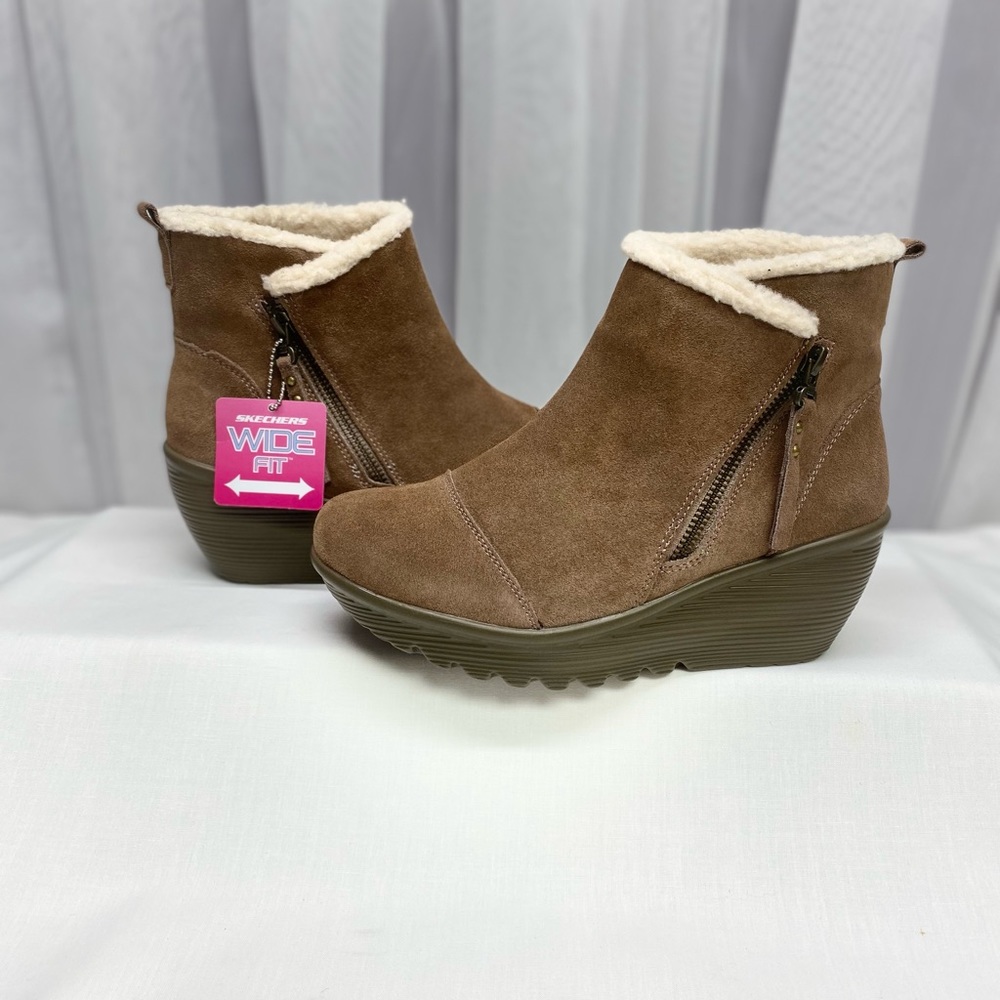 Skechers Parallel Off Hours Suede Memory Foam Boots